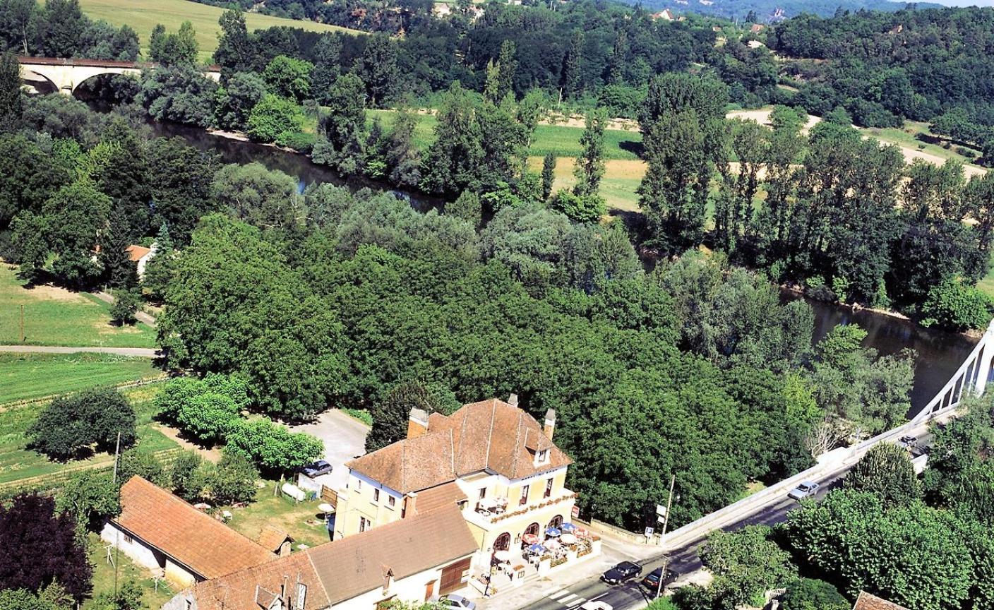Hotel Du Pont Et Restaurant A Groléjac Екстериор снимка